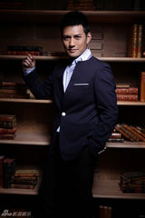 组图：严宽杂志封面古典贵族气十足