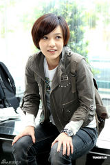 组图：《国民英雄》探班 郑元畅演技被批虚心接受