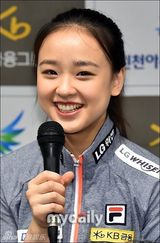 组图：孙妍在出席仁川国际体操大赛新闻发布会