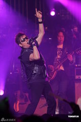 组图：温拿五虎演唱会完美收官 现场火热嗨翻天