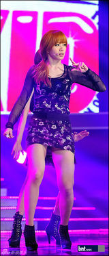 组图：韩新女团EXID《Show Champion》节目性感华丽