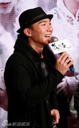 幻灯图：《苏乞儿》发布会 周迅袁和平等揭晓档期