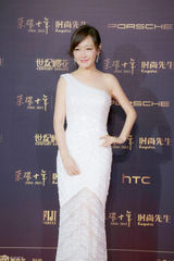 组图：吴镇宇时尚盛典帅气 钟丽缇绿裙秀性感