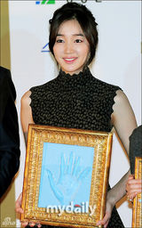 组图：青龙电影奖印手印纪念活动首尔举行