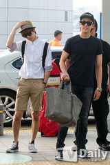 组图：CNBLUE赴菲律宾开世界巡演《Blue Moon》