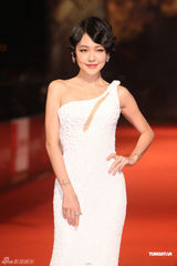 高清图：小S化身白色丽人 蔡康永出位鸟笼造型