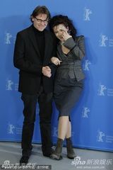 高清组图：《吐司》发布会 女星海伦娜干练助阵