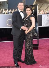 组图：奥斯卡红毯-钱宁-塔图姆热吻怀孕娇妻