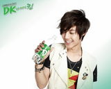 高清组图：金贤重朴信惠代言 绿意盎然清凉冰爽