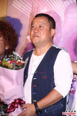 组图：周杰伦《天台》邀曾志伟纳豆柯有伦宣传