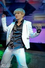 组图：韩歌手MJRed携新团Rvt马来西亚巡演