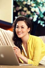 组图：沈傲君居家大片享受温馨浪漫下午茶