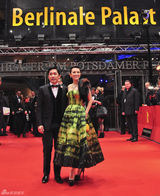 高清组图：章子怡盎然春装再现柏林