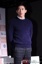 组图：韩星高修举行粉丝见面会 婚后依然风度翩翩