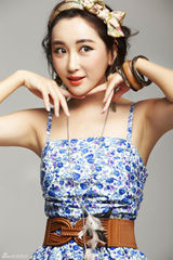 组图：杜晓婷褪去匪气巧笑嫣然 娇俏可人玩转森女系