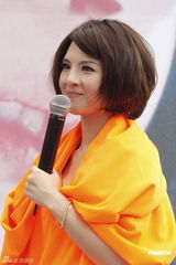 组图：郭静签唱会小秀舞技 最爱阳光型男 