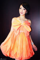 高清图：陈紫函礼服亮相发布会 大气不失俏皮可爱