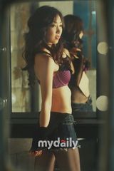 组图：韩国女模特尹雅个人写真集发布会