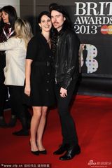 组图：2013全英音乐奖女星红毯竞艳