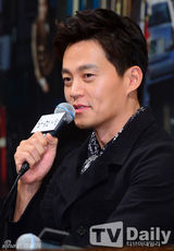 组图：金喜善新剧发布 荧屏牵手2PM玉泽演