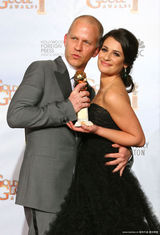 高清组图：《欢乐合唱团》获最佳 剧组成员欣喜若狂