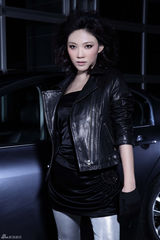 组图：聂鑫写真风格各异 清新秀丽又女王范十足