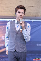 组图：炎亚纶视周杰伦为贵人 与初恋女友话题多