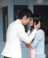 高清图：《下一站幸福》落幕 吴建豪安以轩“热吻”