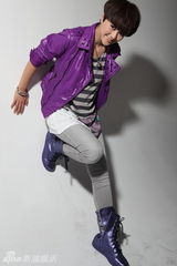 组图：亚运推广大使谭维维拍时尚环保大片