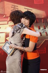 组图：孙悦现身慈善盛典被错认 窦骁刘烨同席零交流