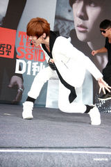 高清组图：唐禹哲挥汗劲舞大声宣布I'm Back