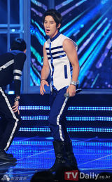 组图：BEAST凭《美丽的夜晚》获MCountdown三冠王