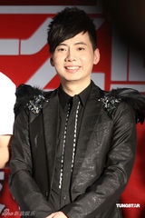 幻灯图：“内地造星教父”出书 陈子嘟称新秀缺内涵