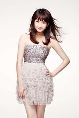 组图：秦子涵写真清新甜美活力俏皮