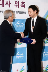 高清图：JYJ宣传亚运会 在中美艳有天可爱