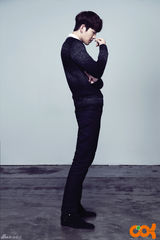 高清图：金宇彬时尚大片 霸道继承者变花美男