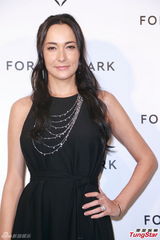 组图：陈豪默认知胎儿性别 Lisa.s黑裙亮相活动