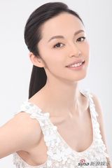 高清组图：姚晨代言护肤品 水嫩净透展健康肌肤