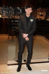 组图：熊黛林和张震优雅代言 拒谈男友郭富城