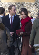 组图：凯特王妃亮相圣诞活动 怀孕后不忘踩高跟鞋