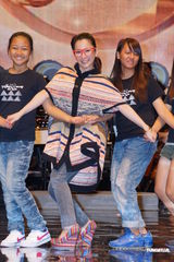 组图：严爵与麦可森PK琴艺 温岚高唱泰雅语歌曲