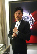 幻灯图：苏有朋分享时尚宝典 与粉丝打成一片