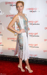 组图：《绯闻女孩》开播100集派对 主演盛装亮相