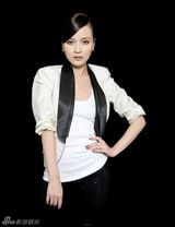 幻灯图：孙艺菲写真大气硬朗 率真演活麻辣拜金女 