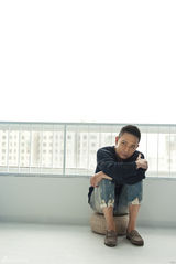 组图：谢君豪潮味写真尽显质感熟男