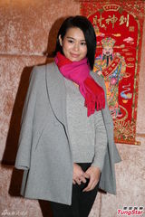 组图：《醋娘子》杀青 胡杏儿春节与家人游日本