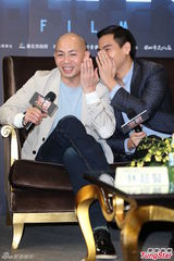 组图：彭于晏《激战》发布会 与张家辉比拼肌肉