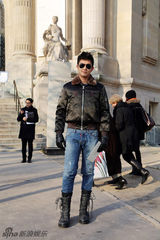 组图：杜江亮相法国巴黎俊朗时尚