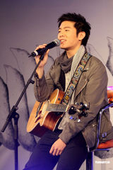 高清组图：韦礼安北京宣传新碟 用歌声温暖观众