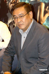 高清图：《枪王之王》发布会 两型男护卫阿SA